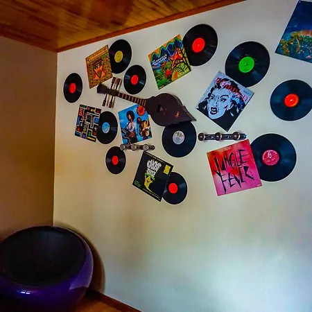 Le Retro Bed & Breakfast *
